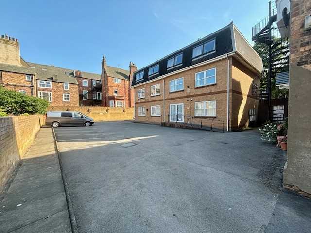 Lynwood Lodge - Picture 11