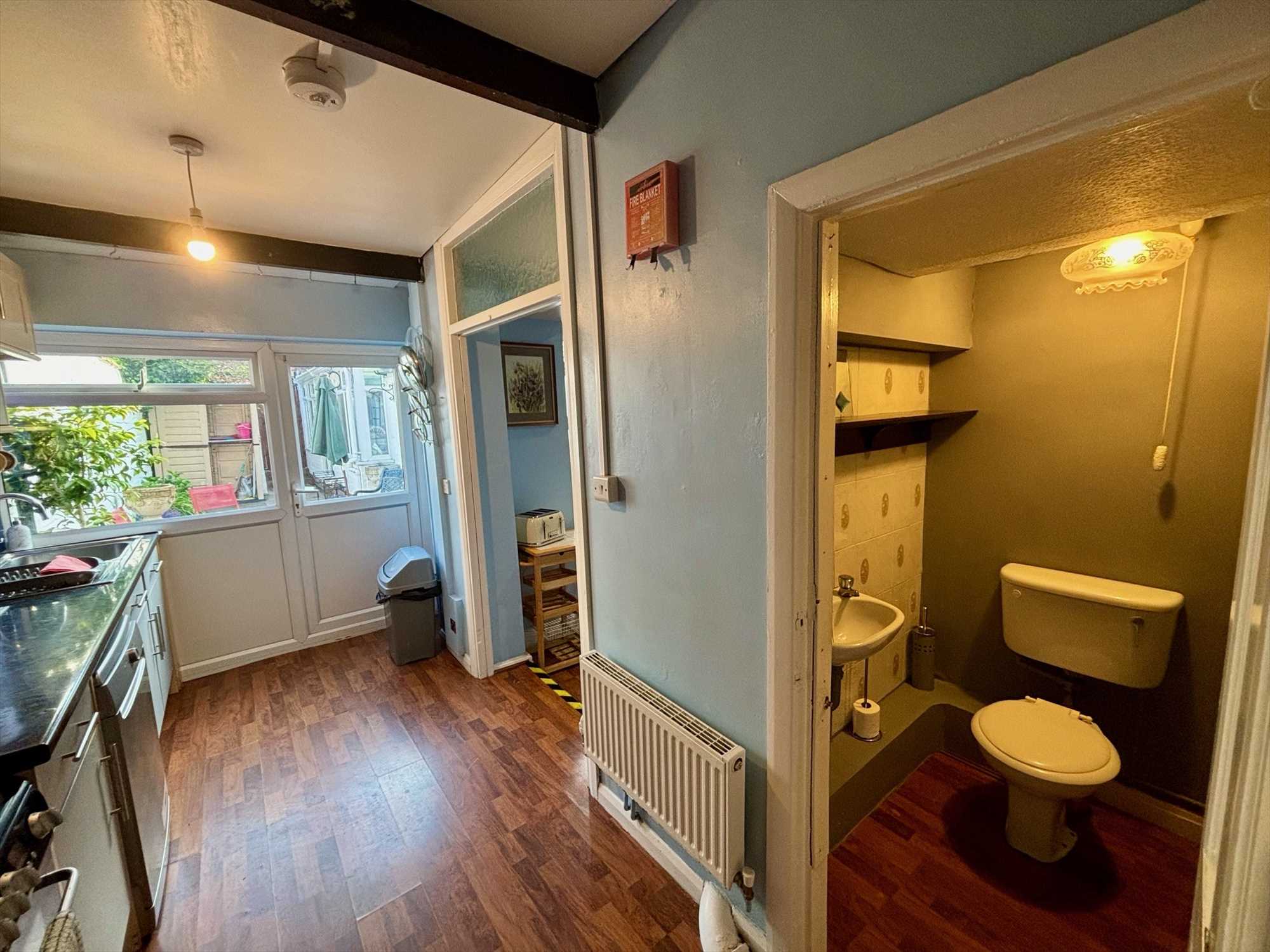 Princess Royal Terrace, Scarborough - Picture 8