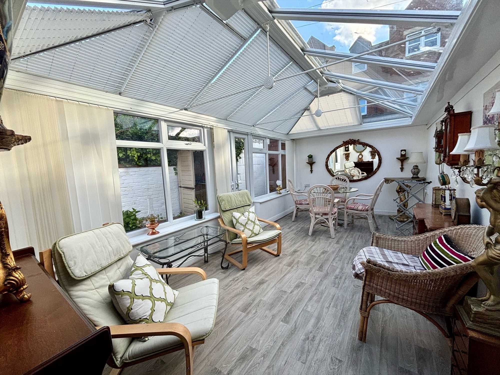 Princess Royal Terrace, Scarborough - Picture 10