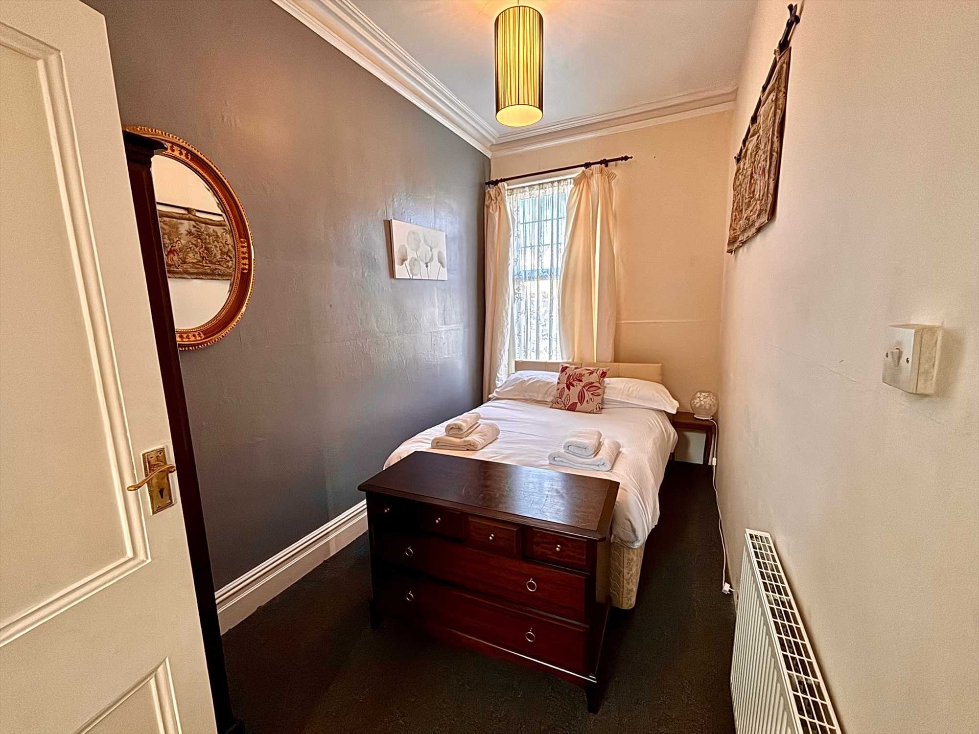 Princess Royal Terrace, Scarborough - Picture 17