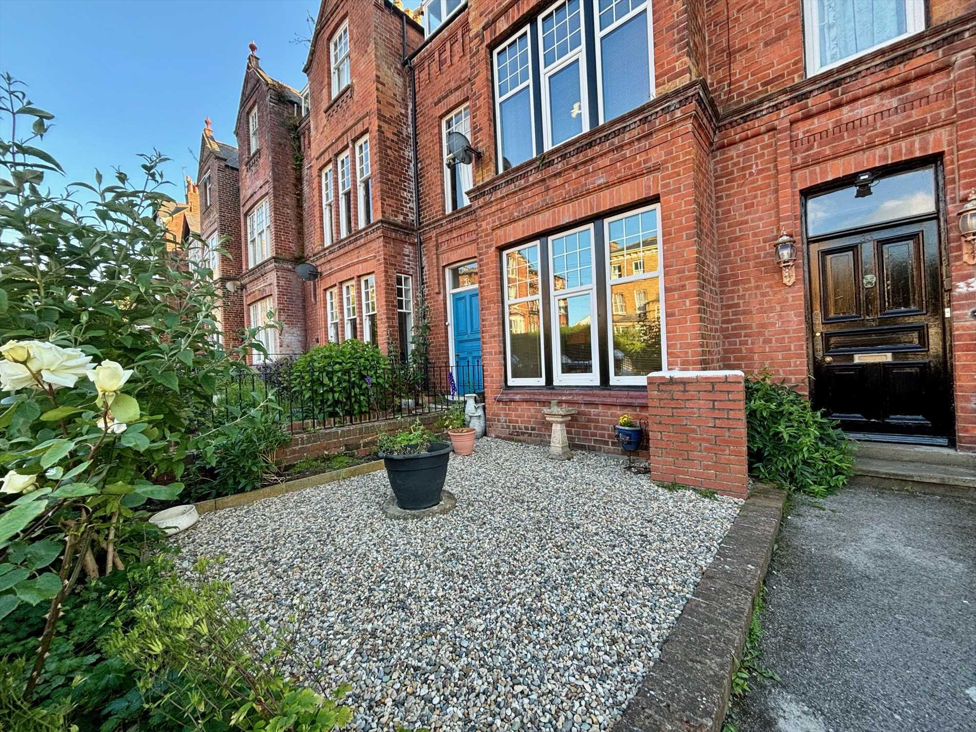Princess Royal Terrace, Scarborough - Picture 26