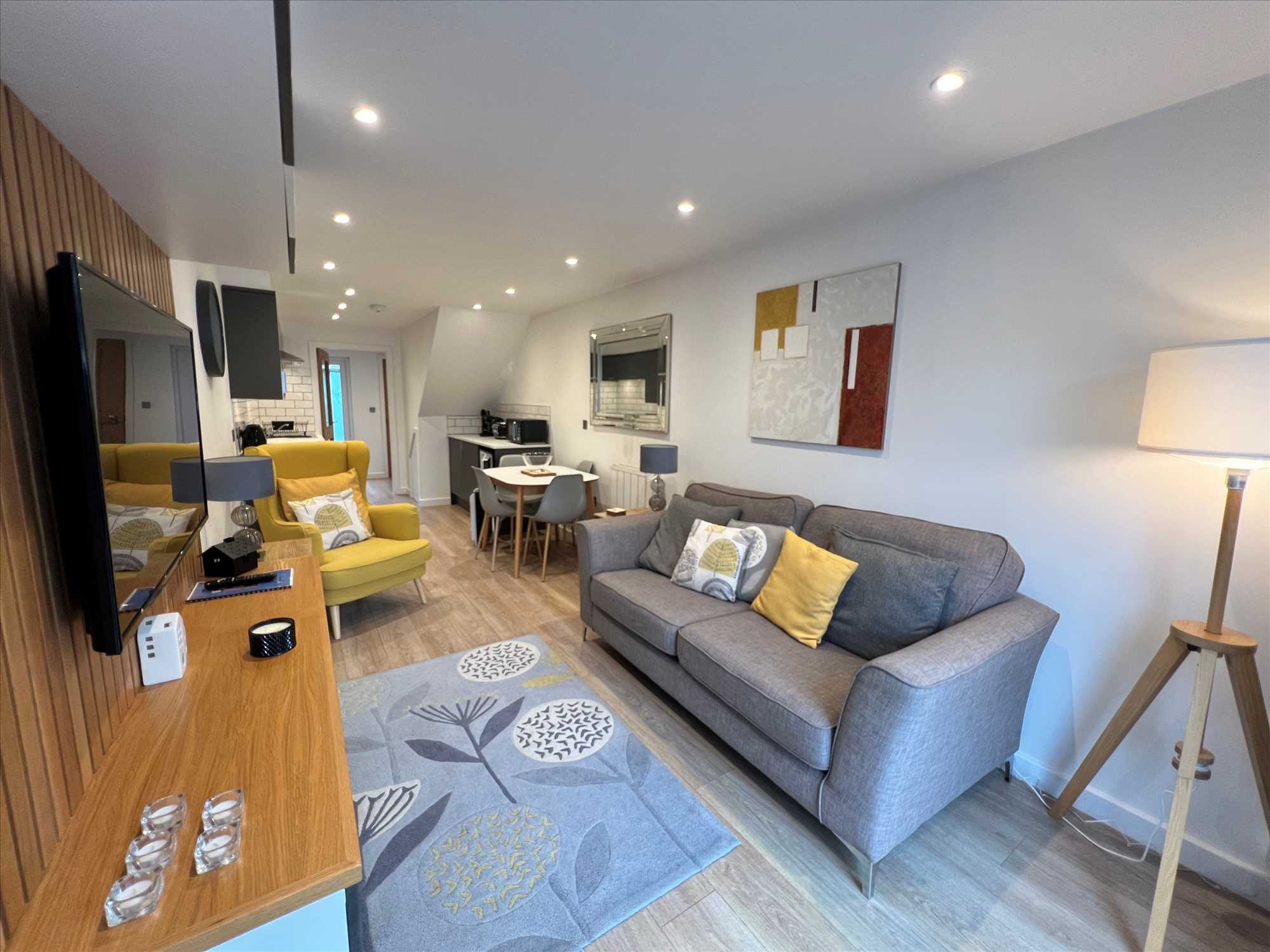 St Johns Road - Picture 3