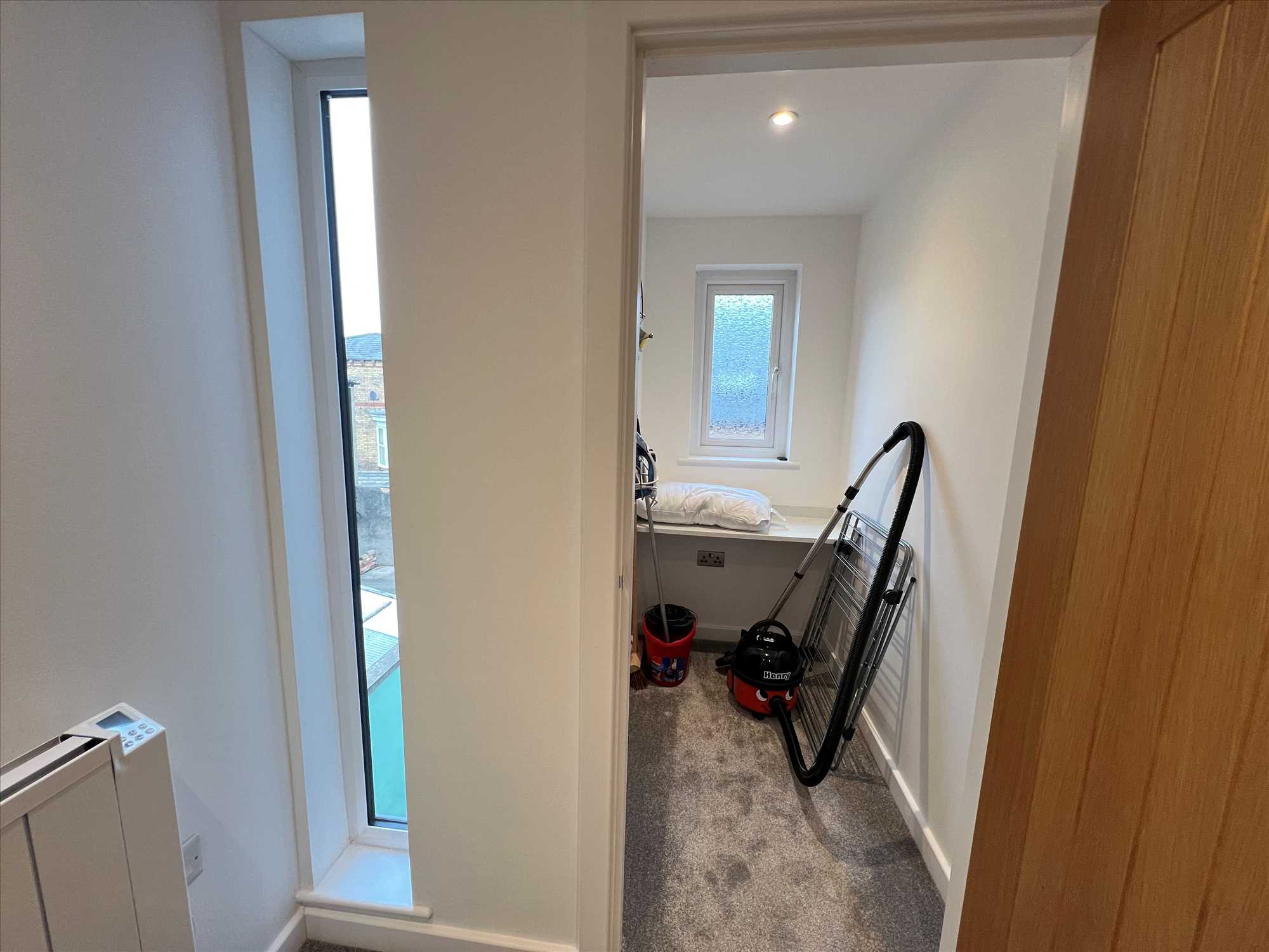 St Johns Road - Picture 15