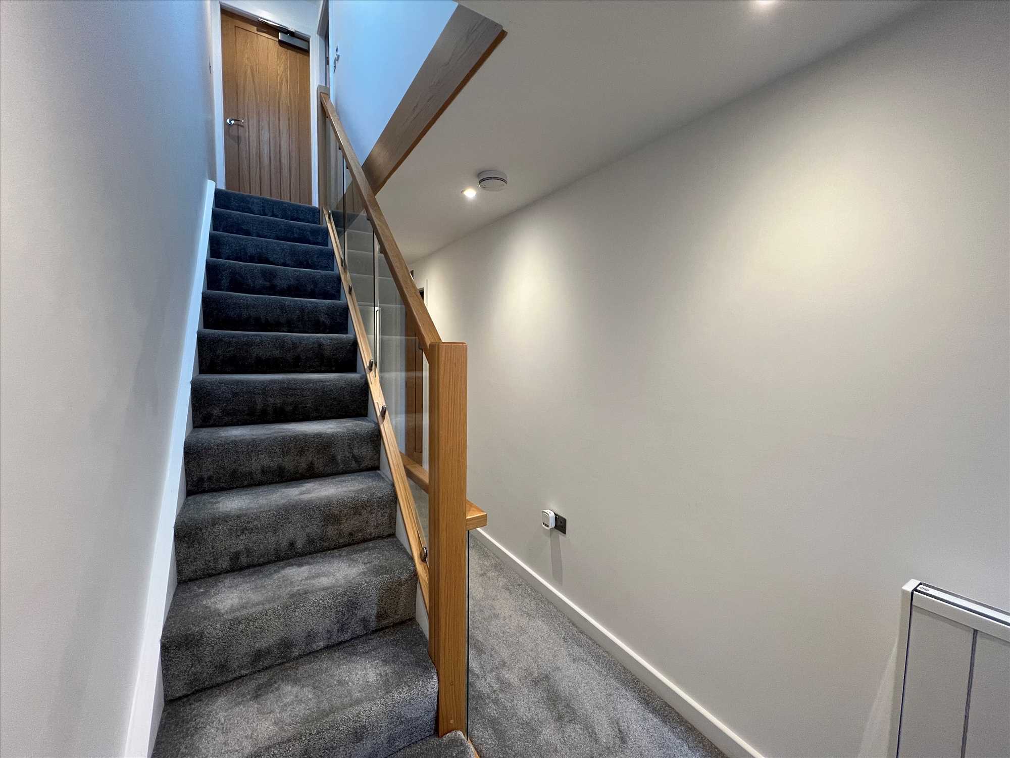 St Johns Road - Picture 16