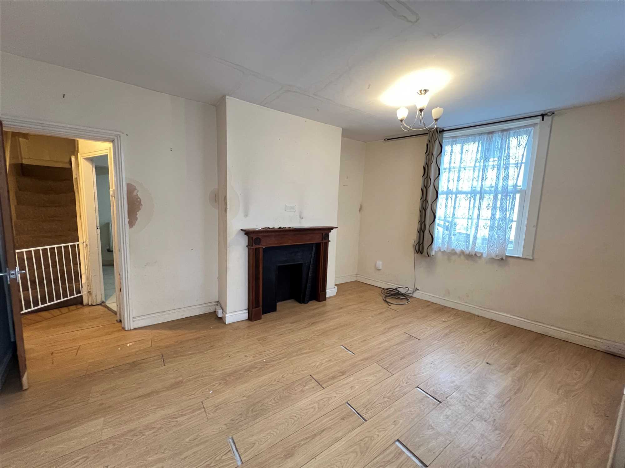 Bedford Street - Picture 2