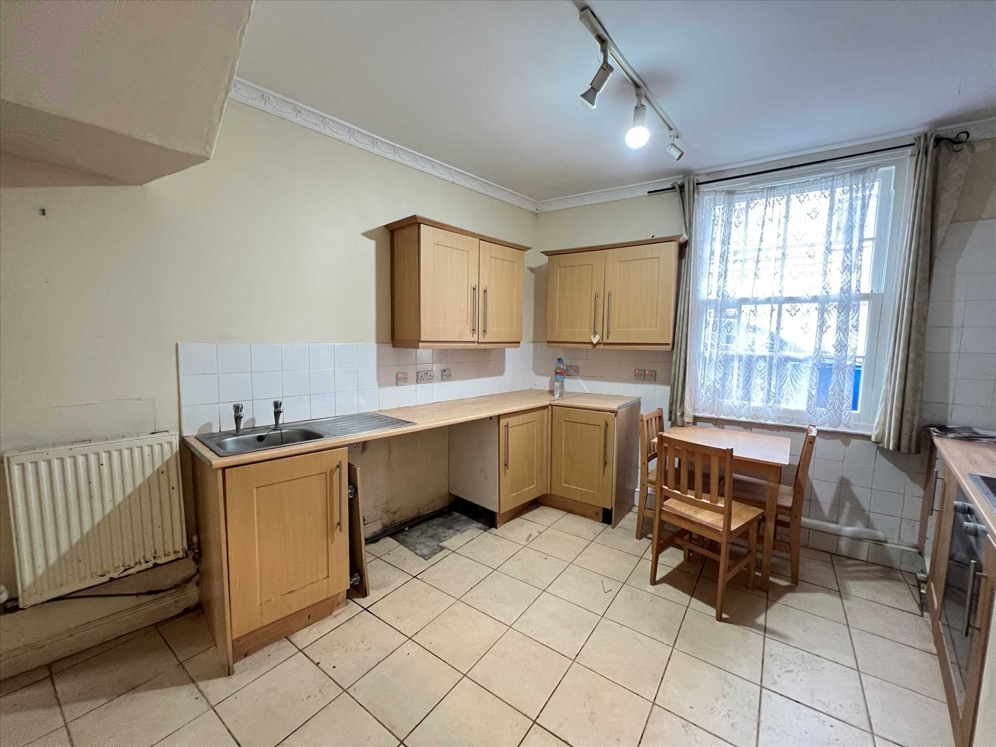 Bedford Street - Picture 4