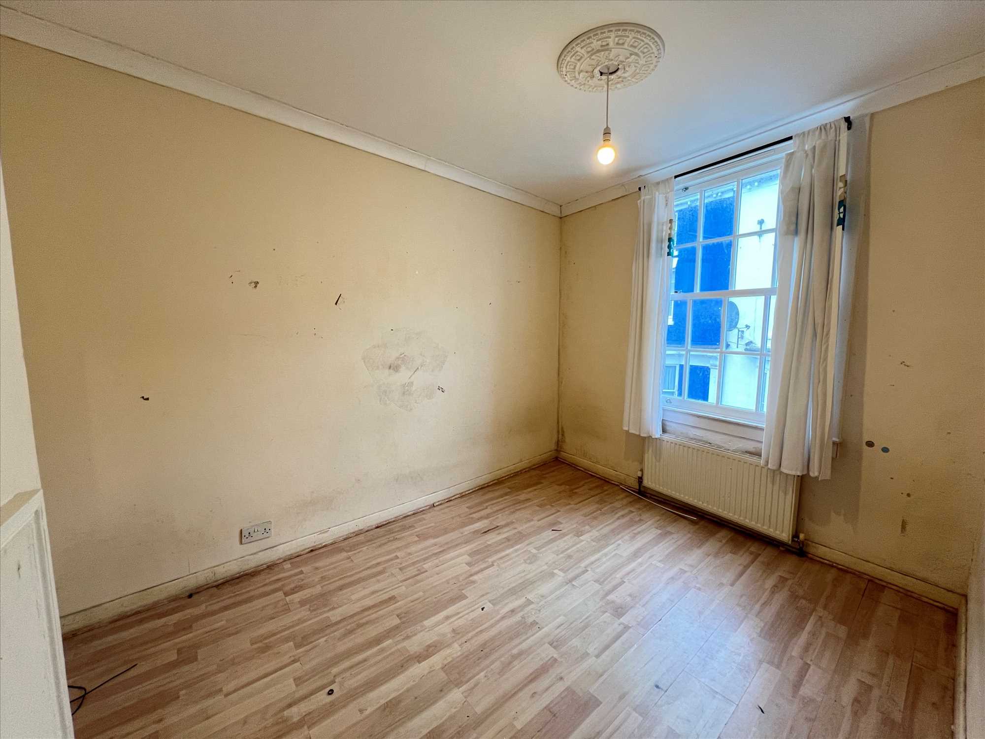 Bedford Street - Picture 9