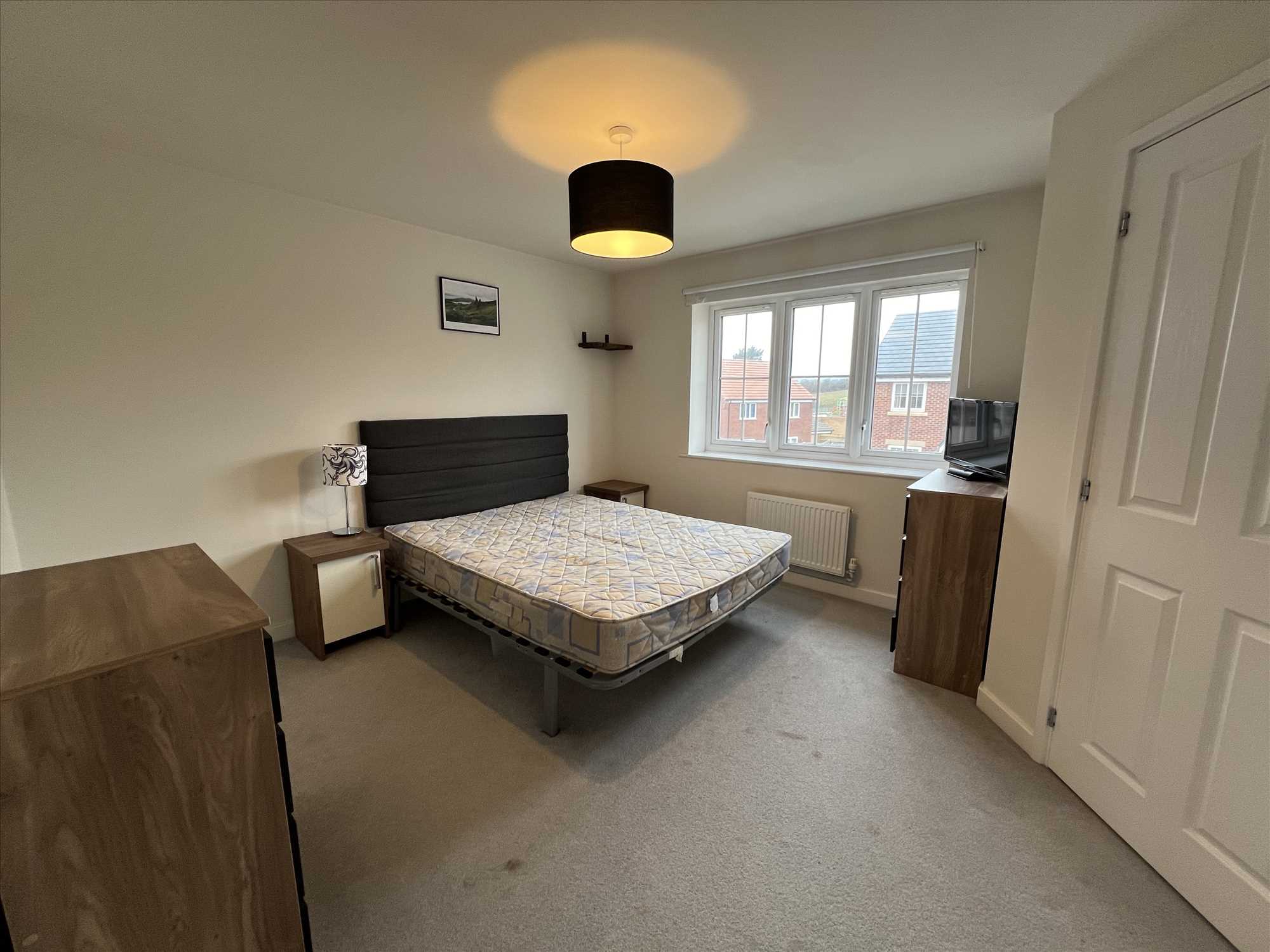 Millfields Drive - Picture 9