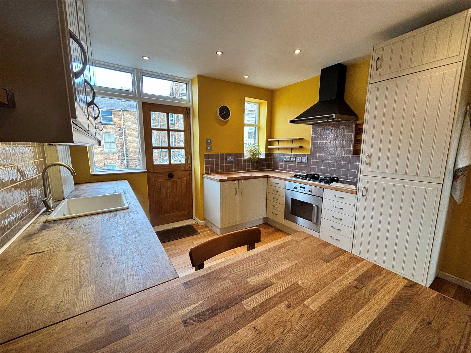 Oriel Crescent - Picture 4