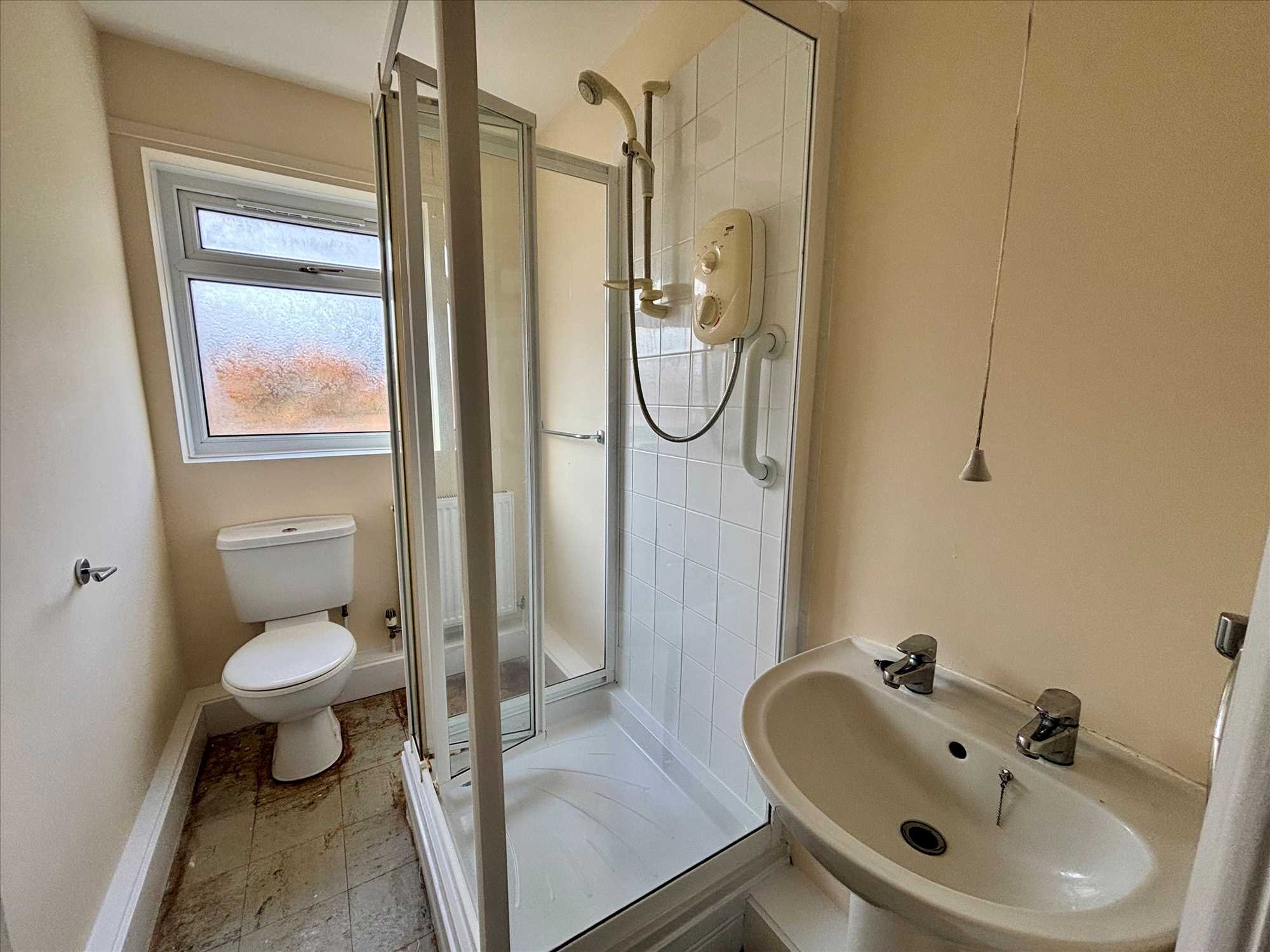 Hall Park Close - Picture 6