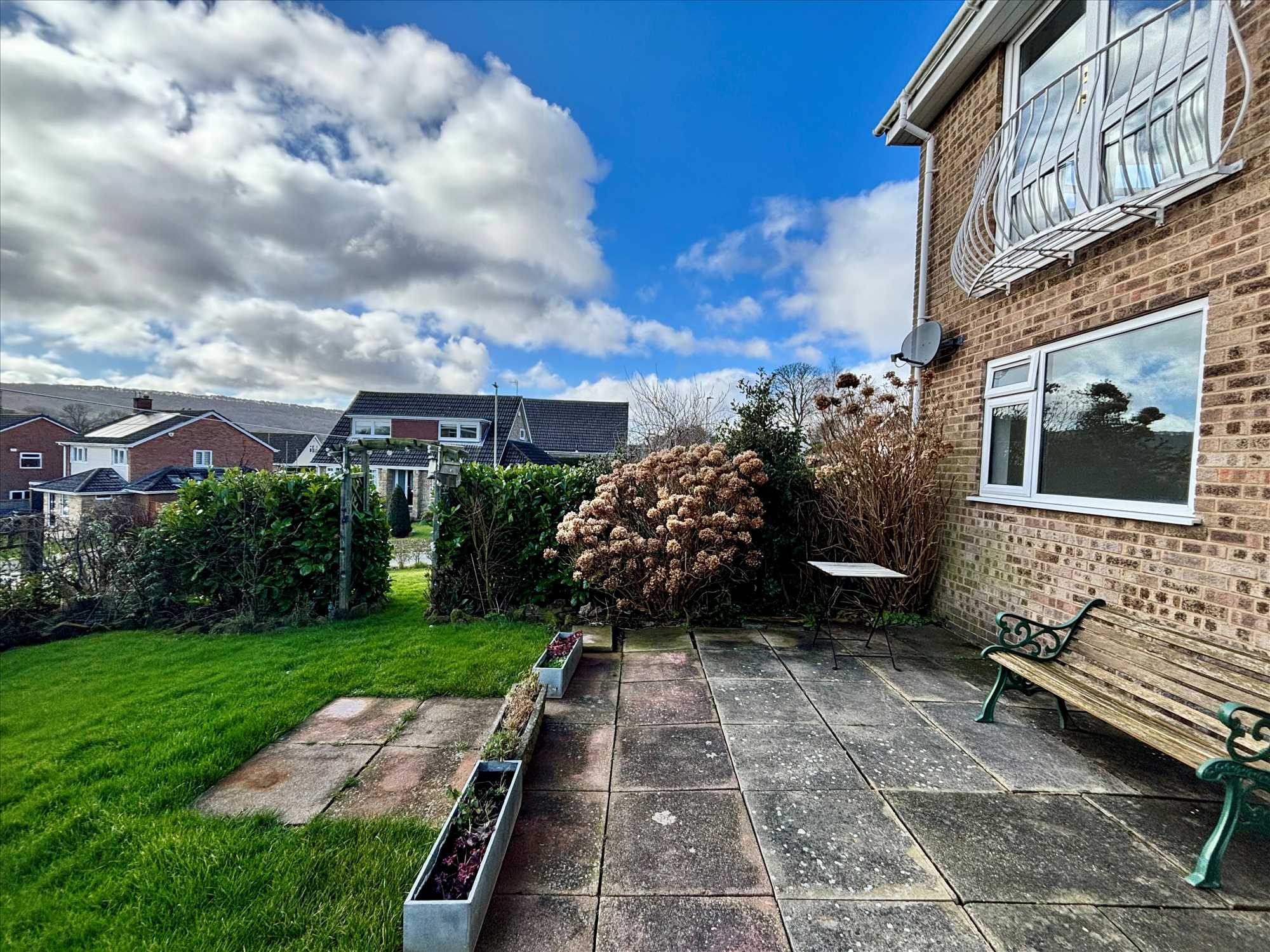Hall Park Close - Picture 14
