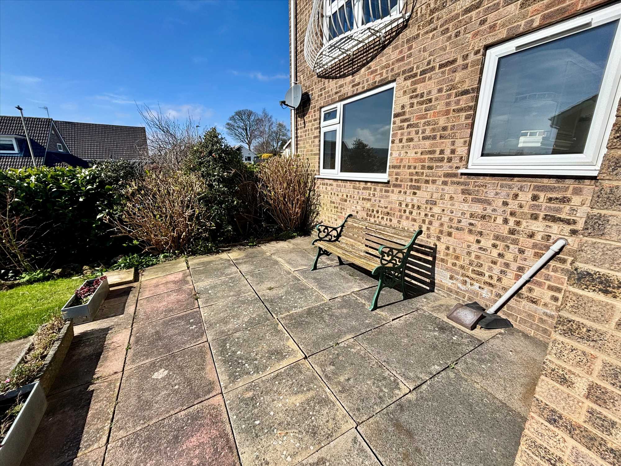 Hall Park Close - Picture 15