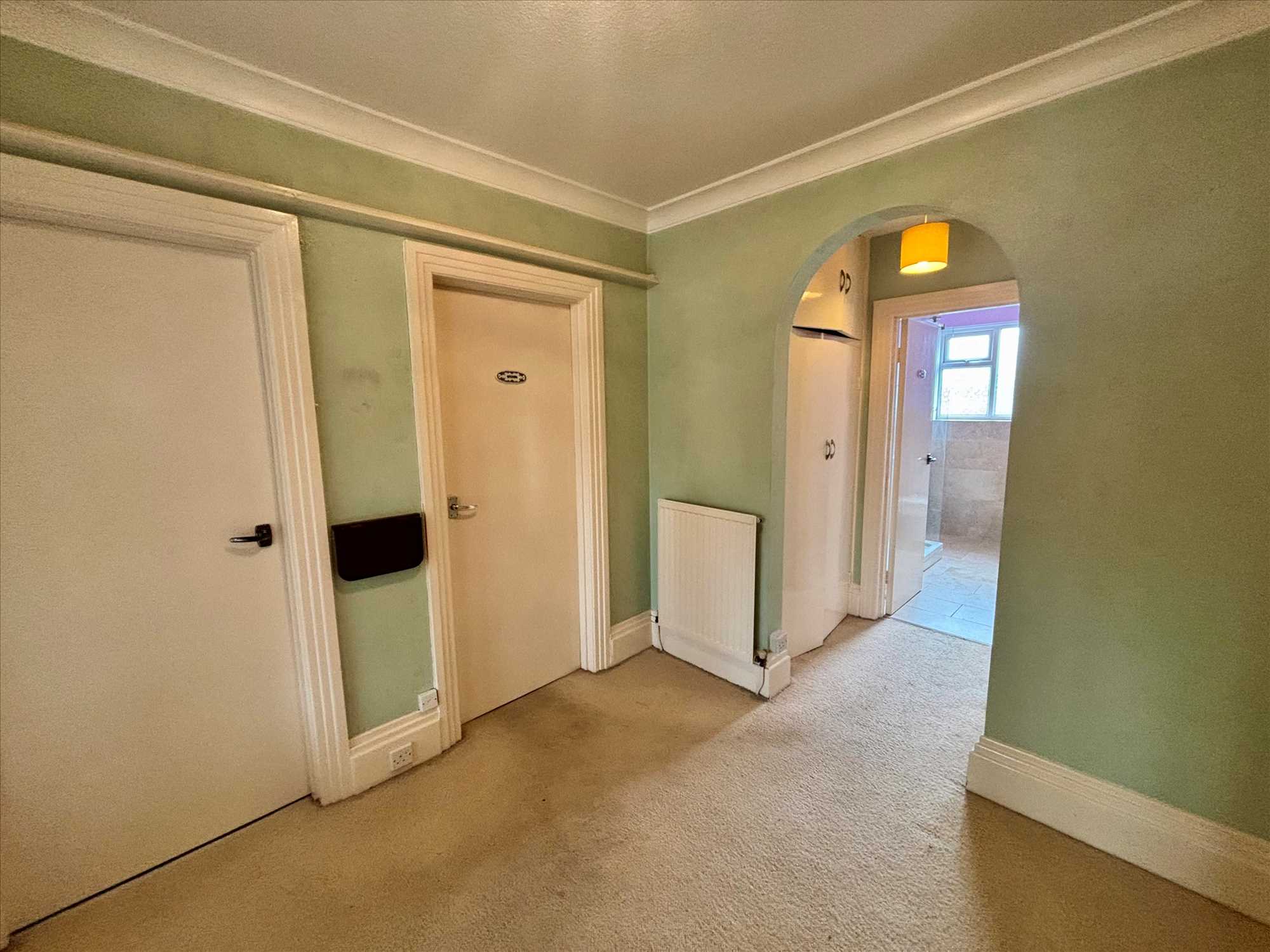 Deepdale Court, Sea Cliff Road - Picture 2