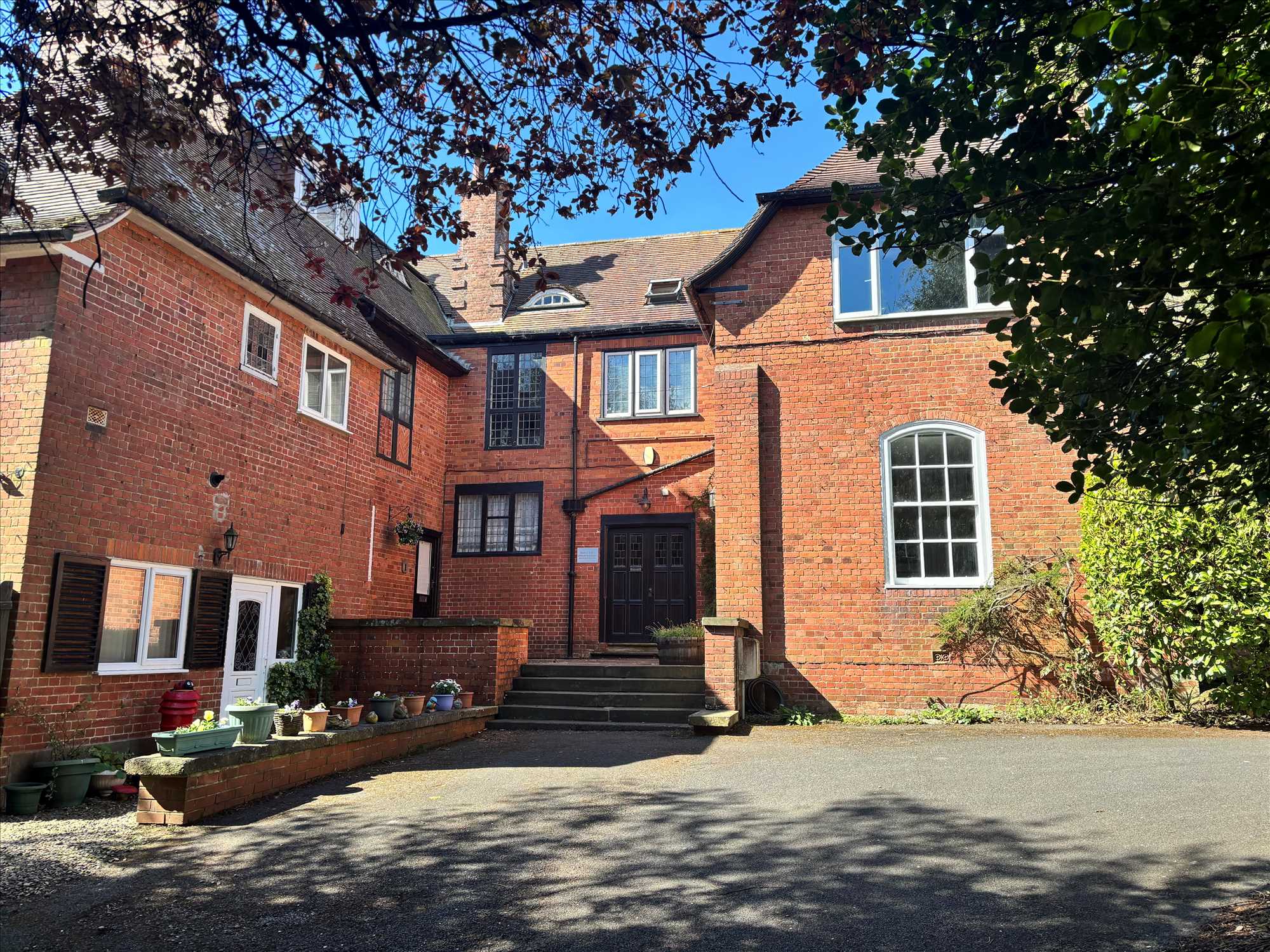 Weldon Court - Picture 1