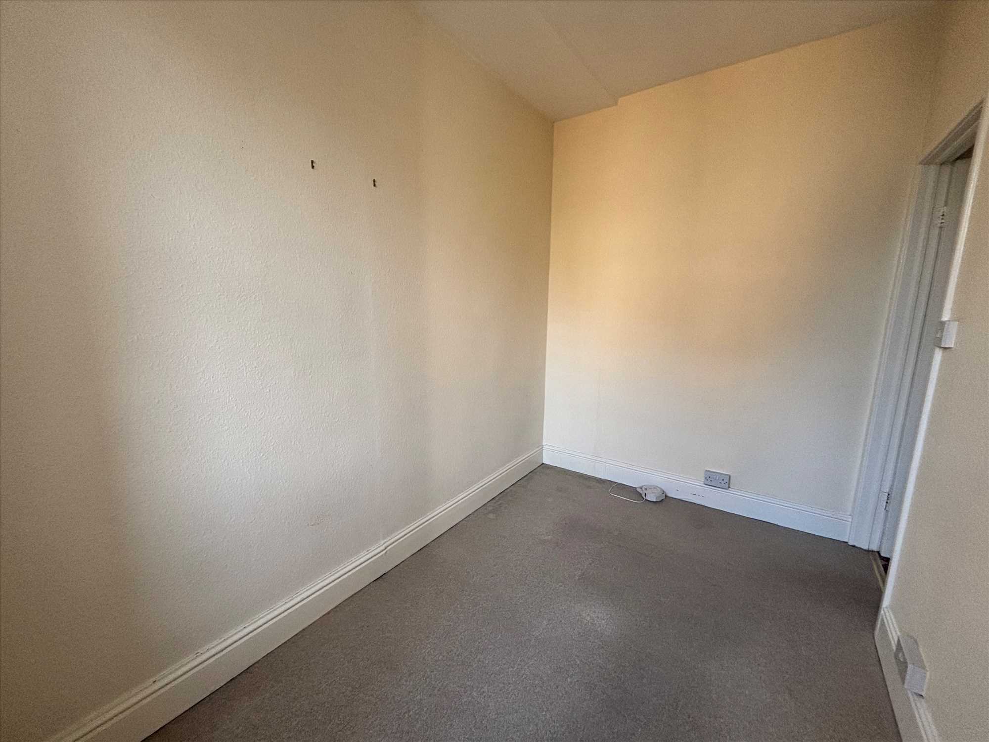 Fulford Road - Picture 10
