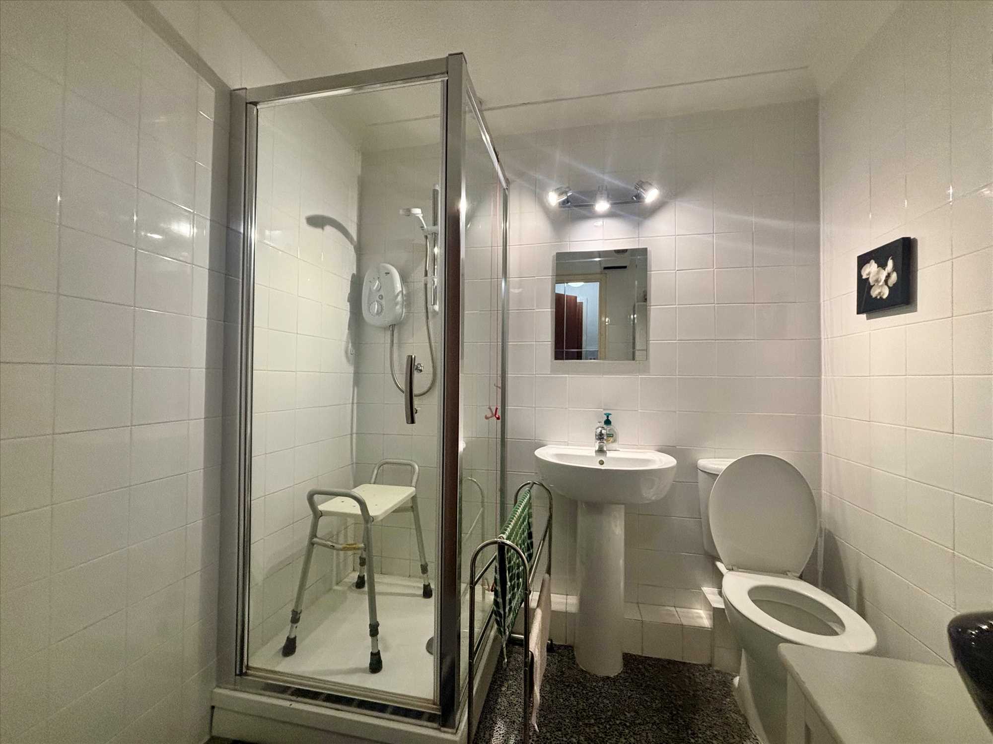Homecrest House - Picture 9