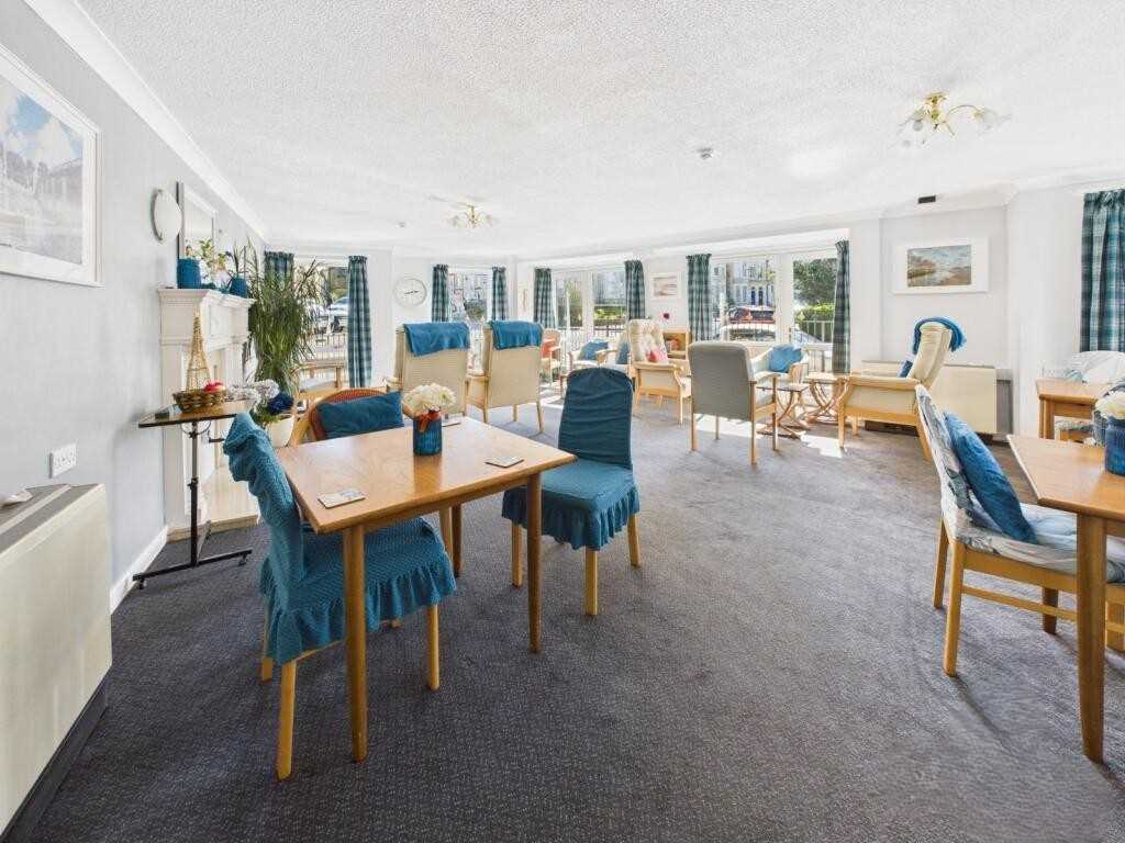 Homecrest House - Picture 10
