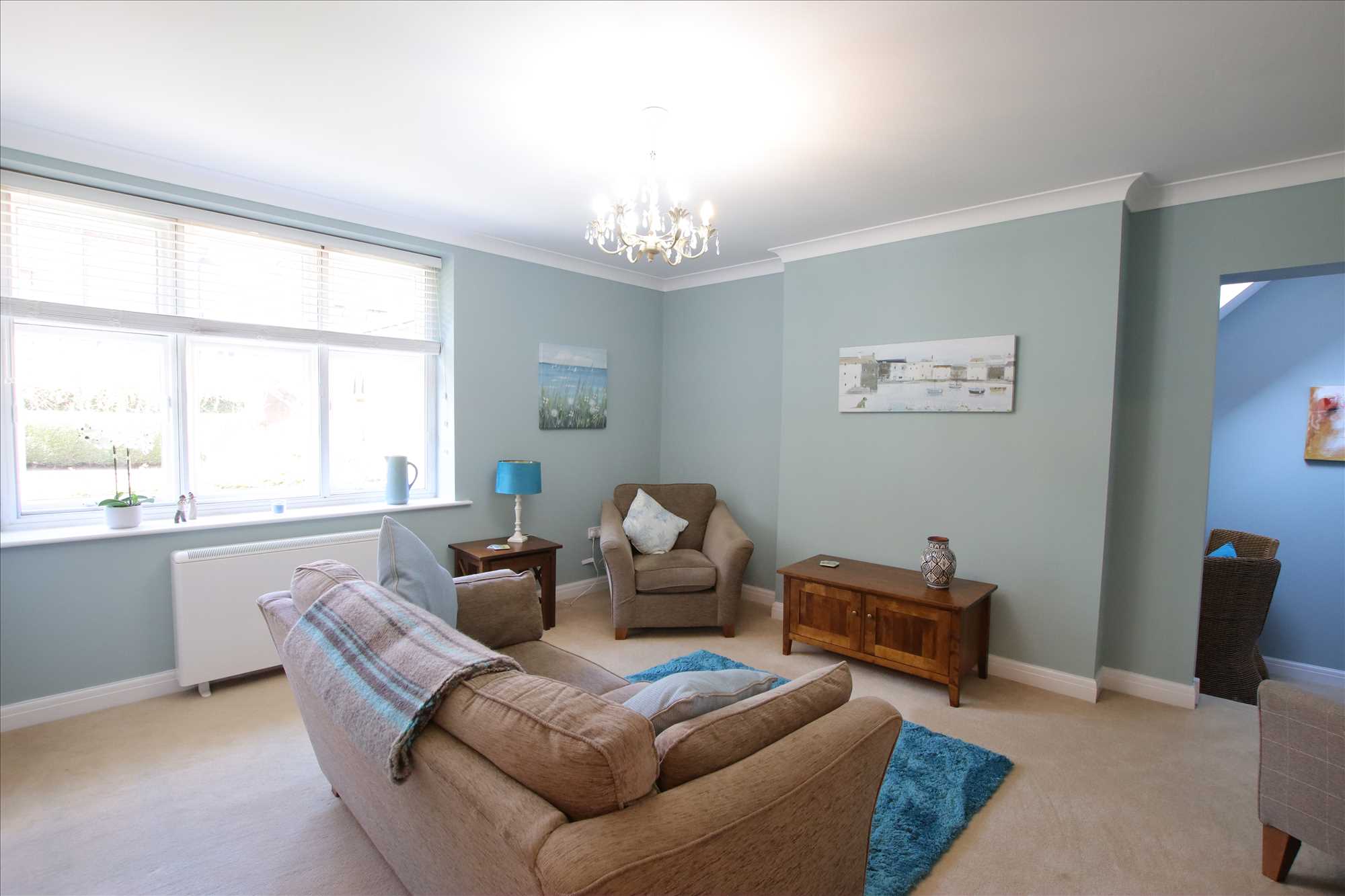 May Lodge - Picture 2