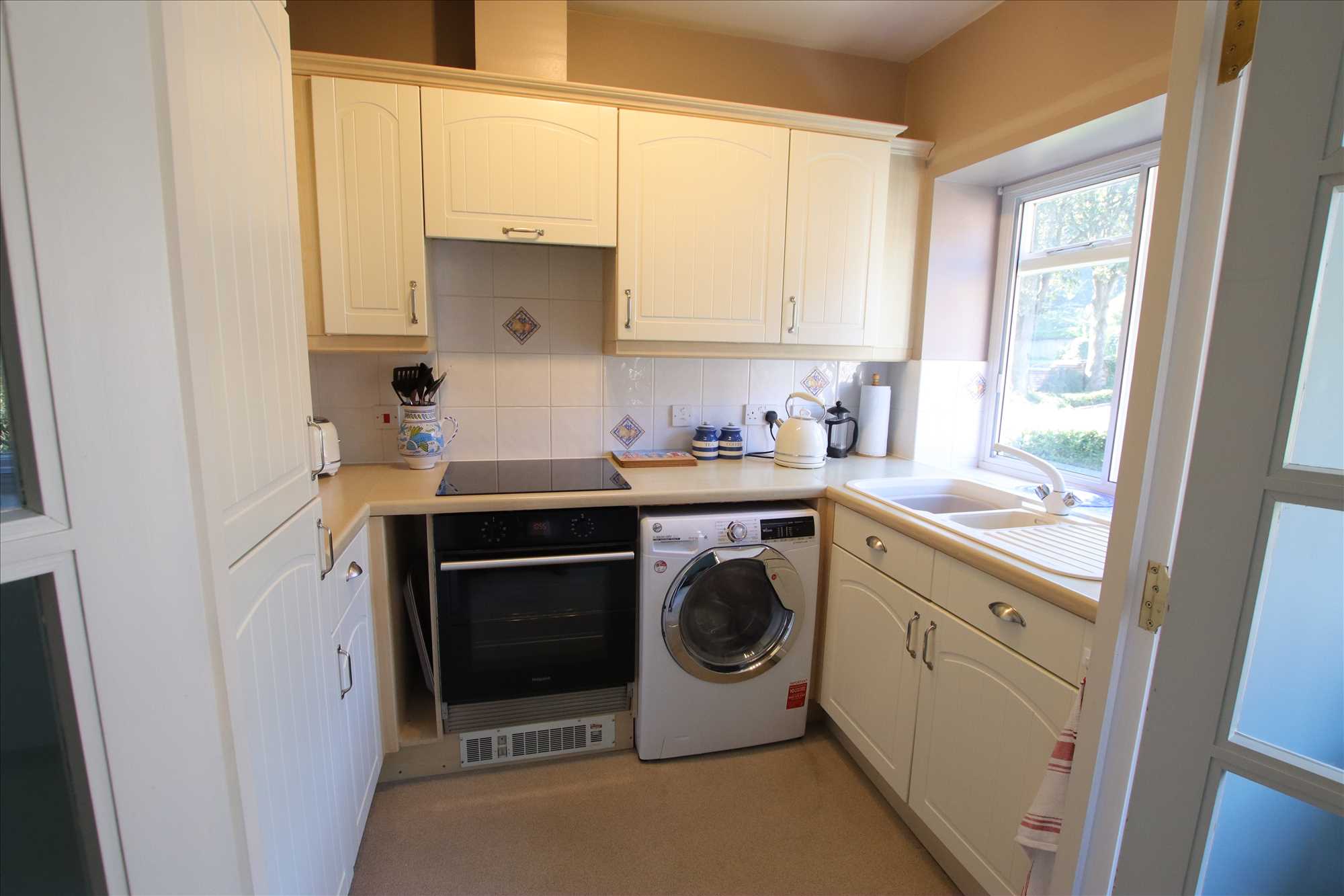 May Lodge - Picture 6