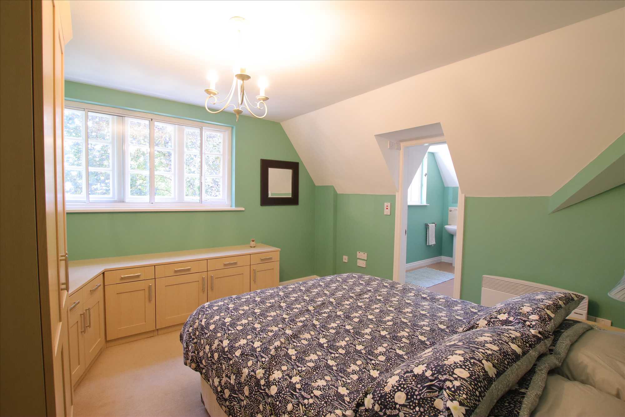 May Lodge - Picture 7
