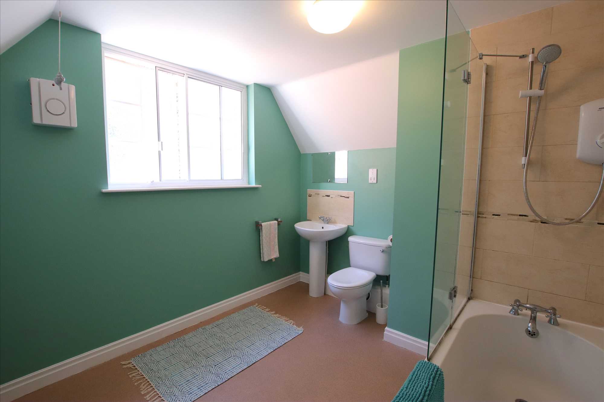 May Lodge - Picture 10