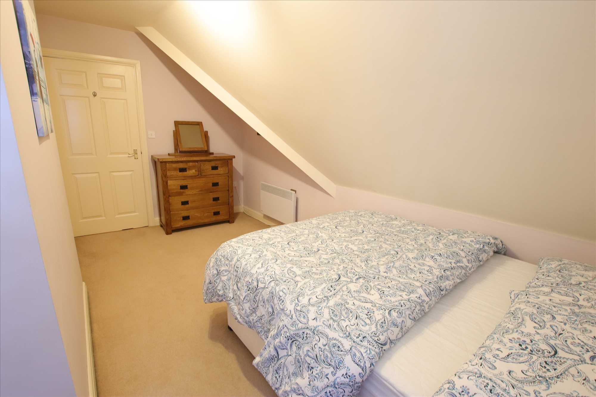 May Lodge - Picture 11