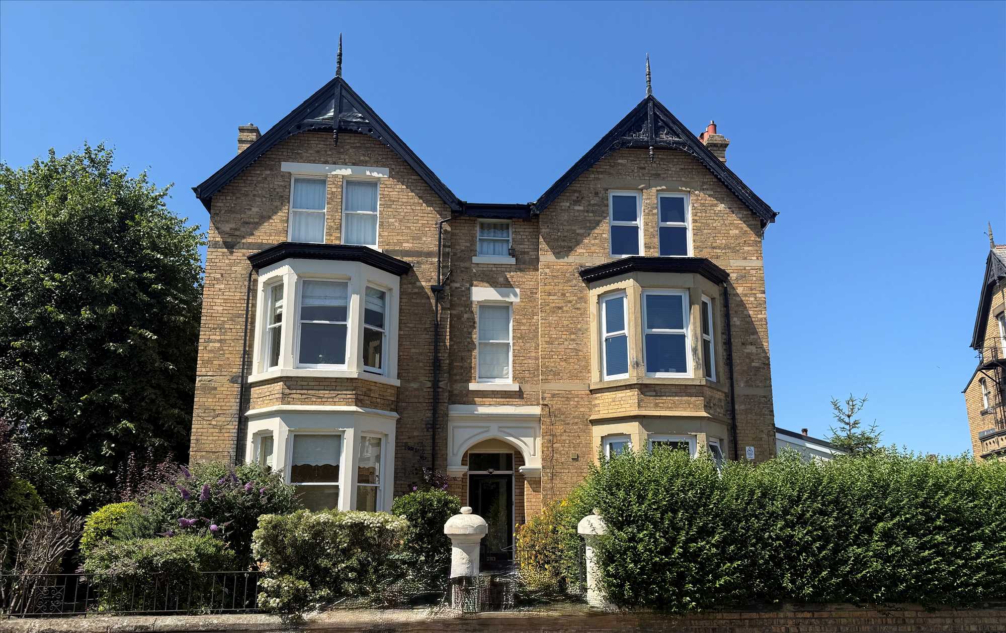 Oriel Crescent - Picture 1