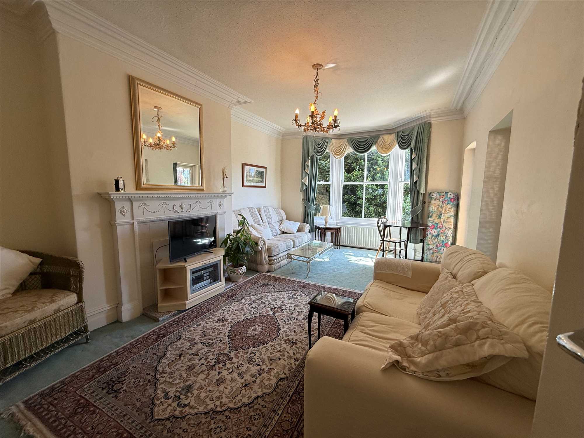 Oriel Crescent - Picture 4