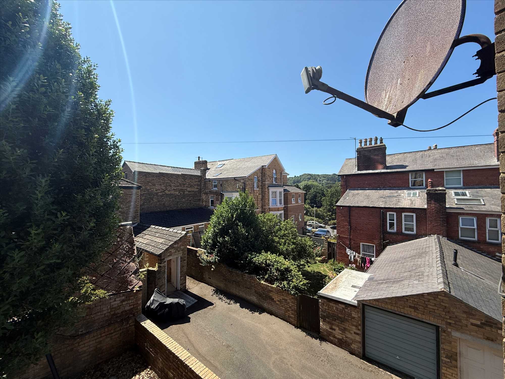 Oriel Crescent - Picture 9