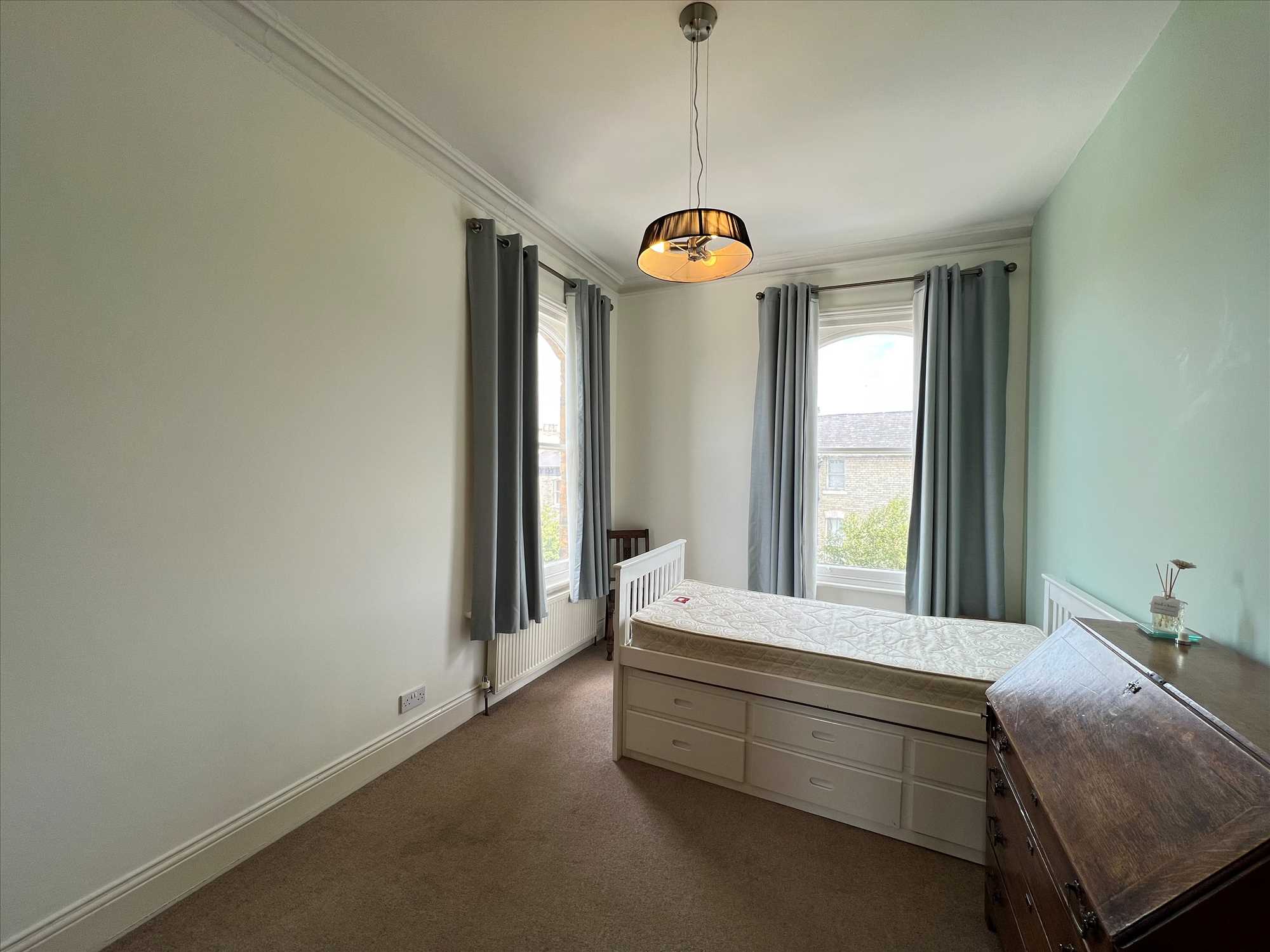 Grosvenor Crescent - Picture 10