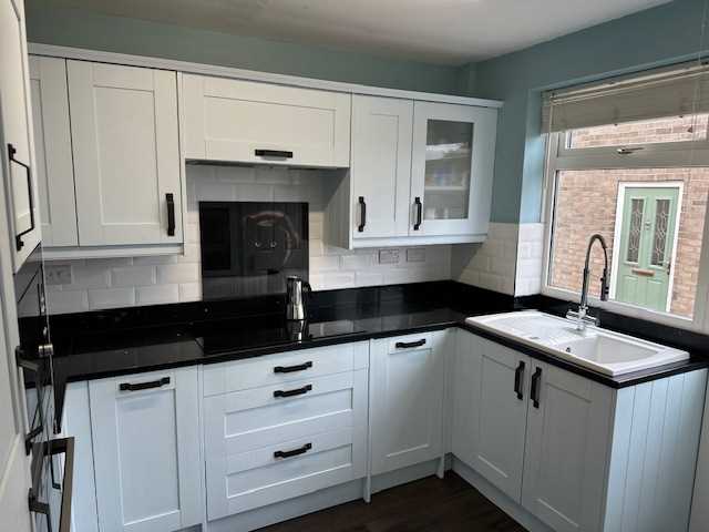 Osgodby Crescent - Picture 2