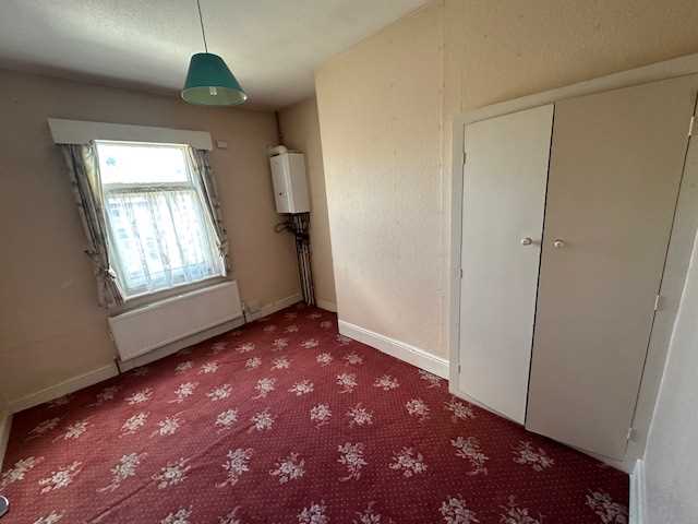 St Johns Road - Picture 7