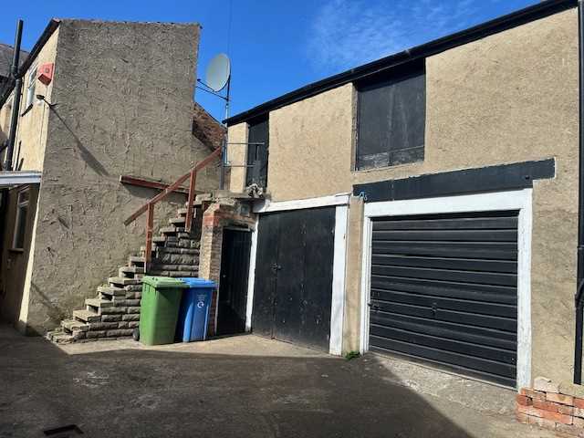 St Johns Road - Picture 12