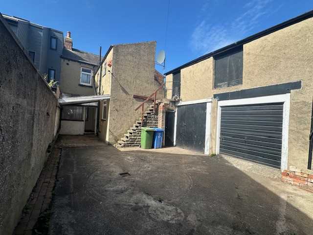 St Johns Road - Picture 13