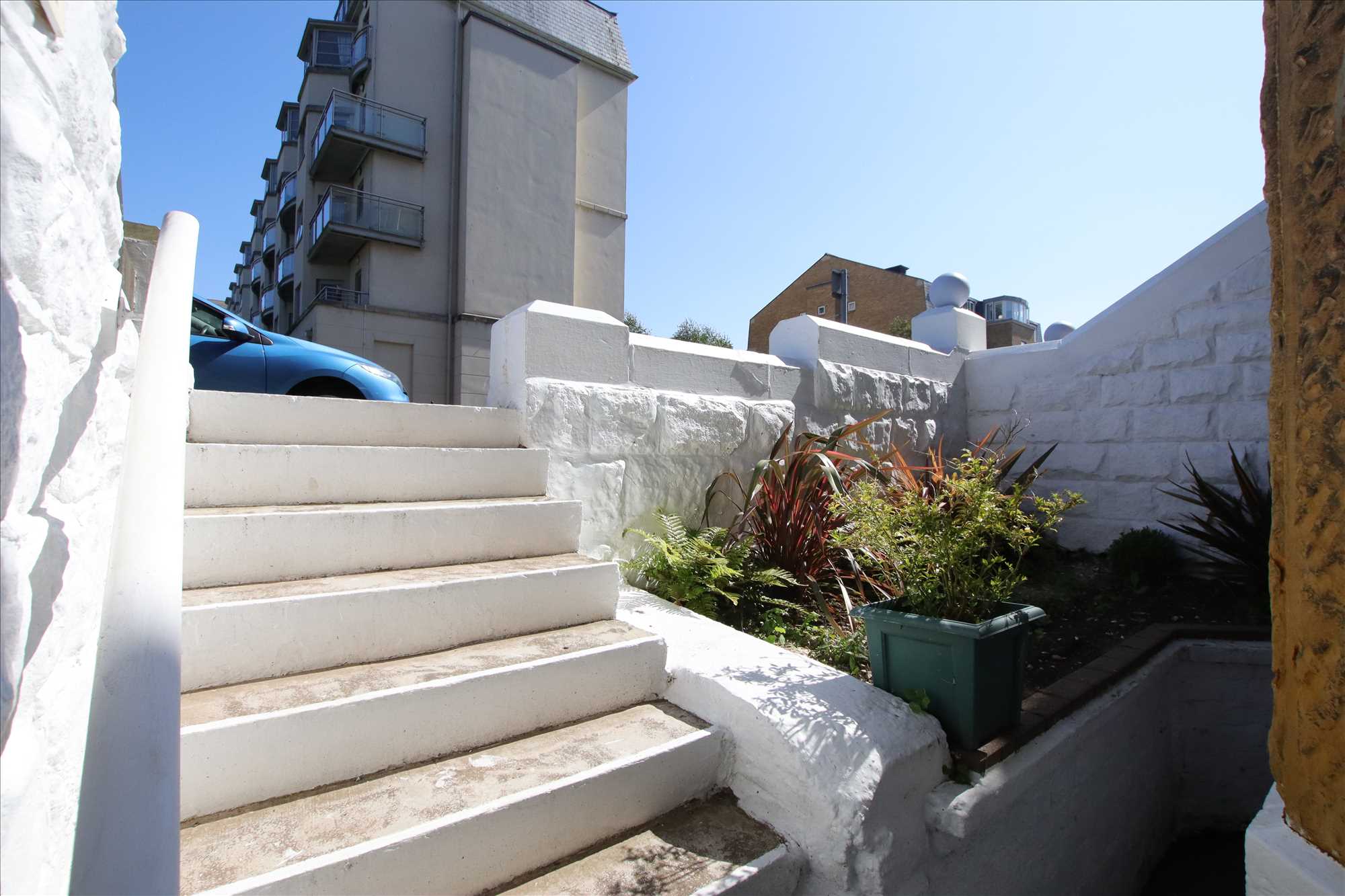 Esplanade Road - Picture 11