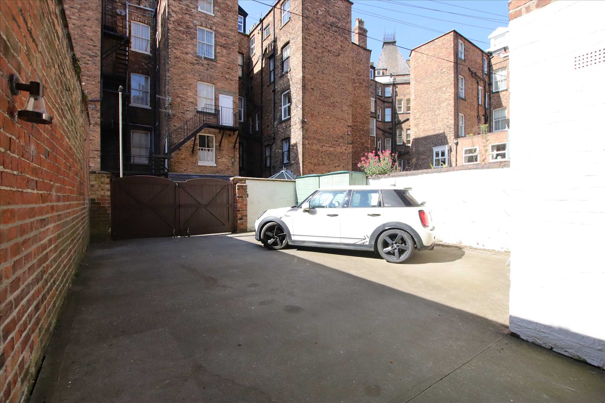 Esplanade Road - Picture 12