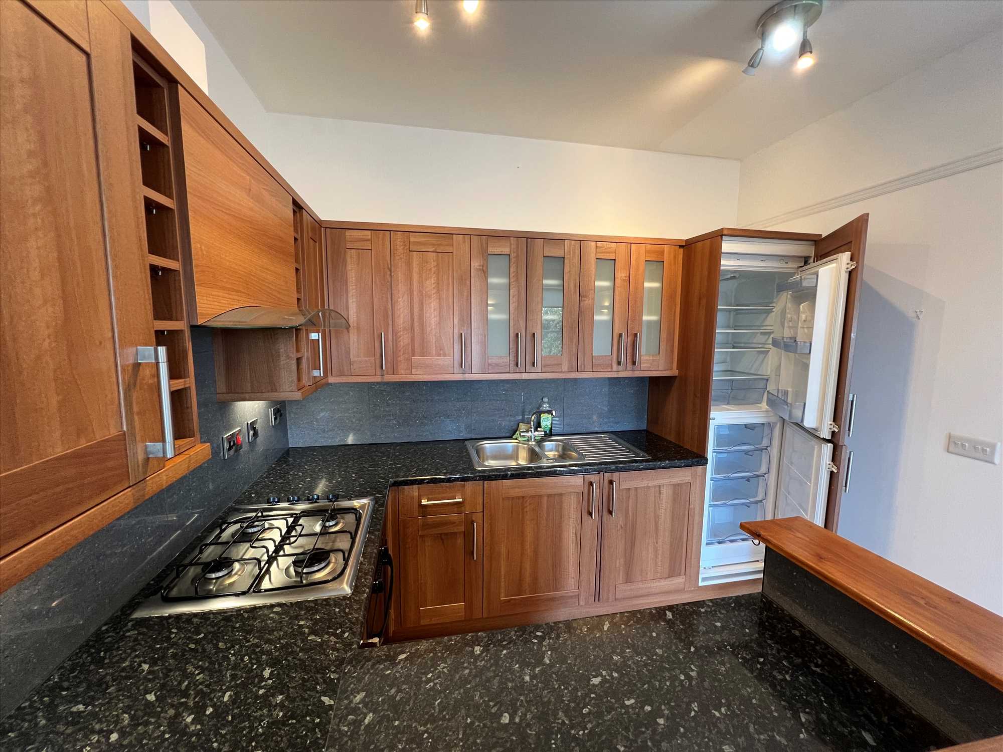 The Crescent - Picture 4