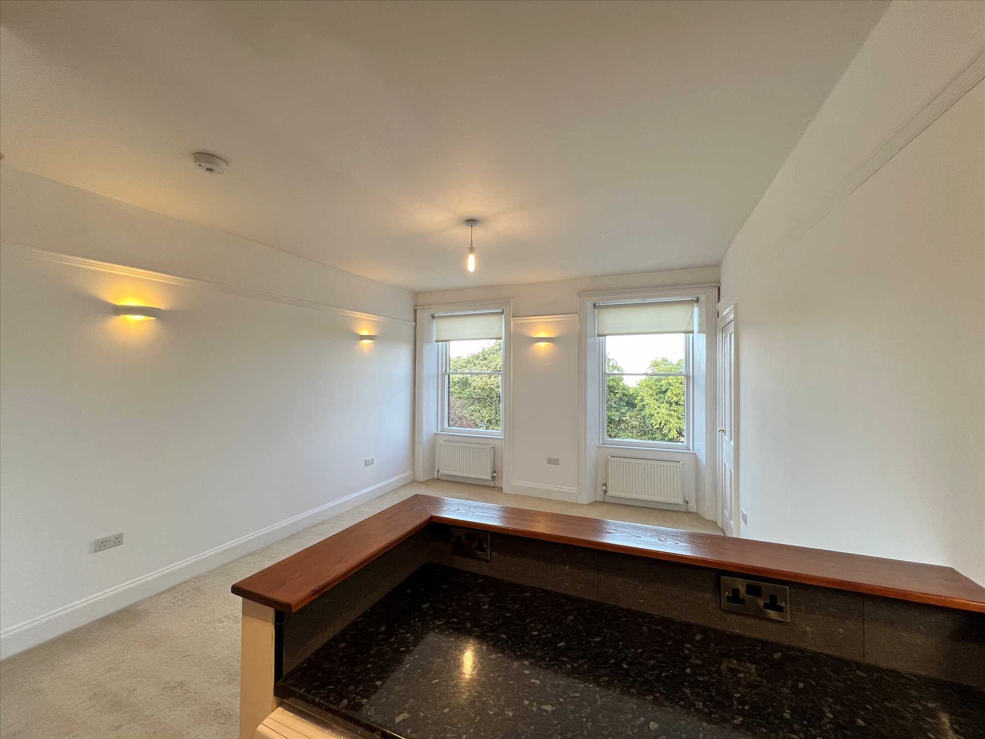 The Crescent - Picture 7