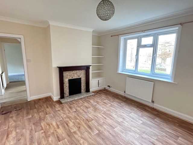 Cross Street - Picture 4