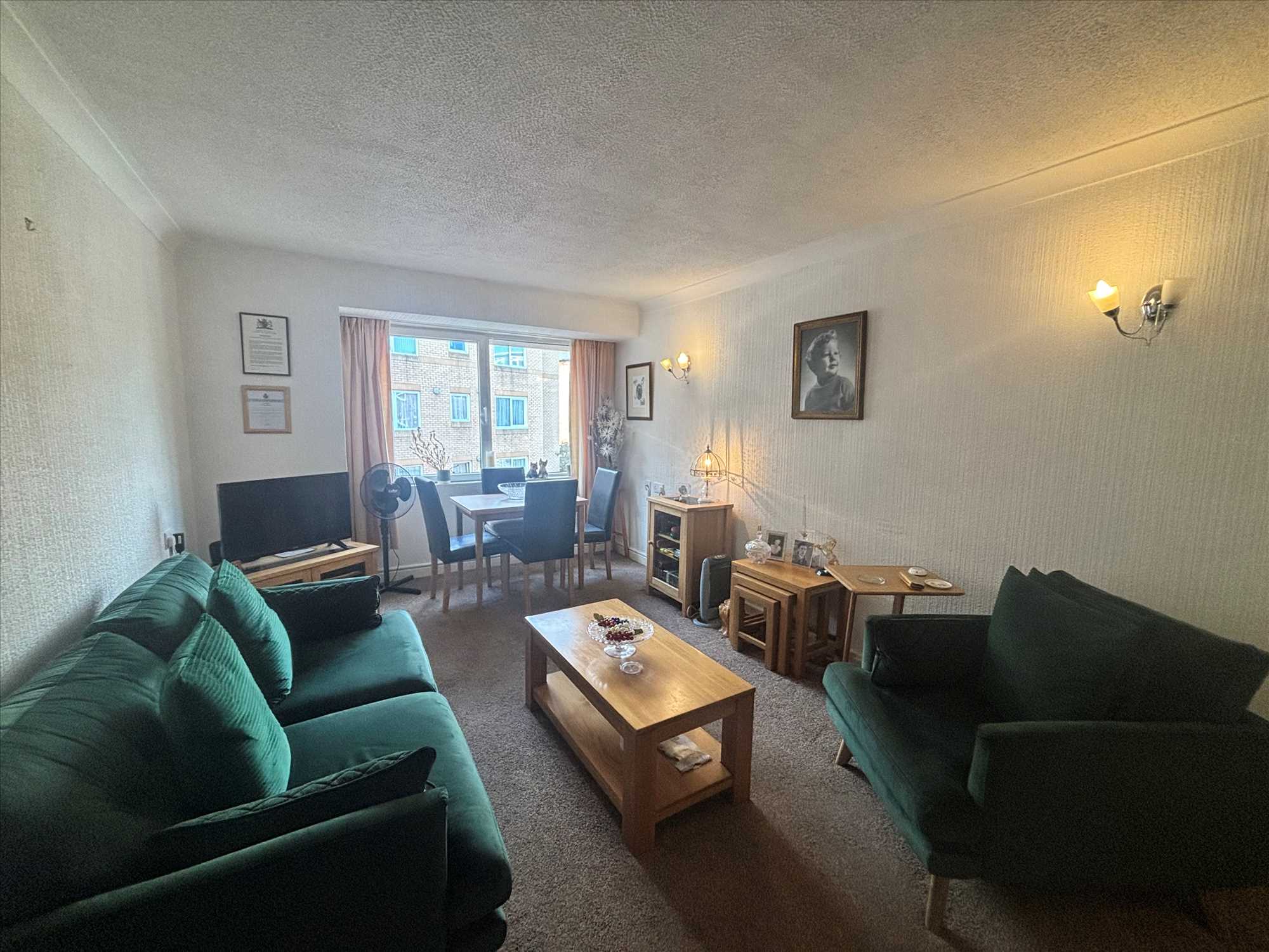 Homecrest House - Picture 4