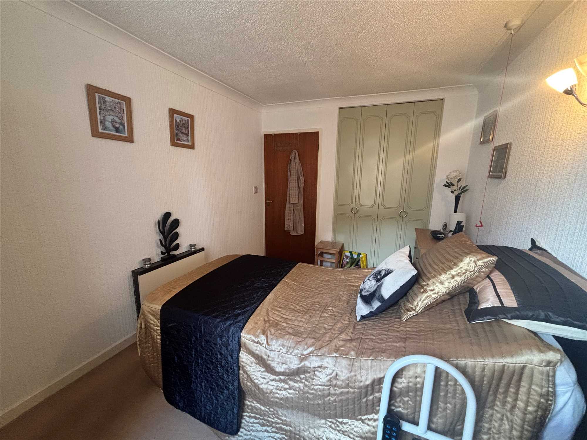 Homecrest House - Picture 7