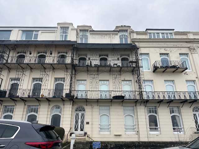 Esplanade - Picture 1