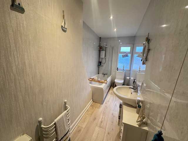 Esplanade - Picture 7