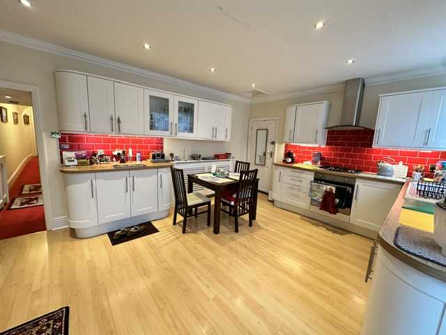 Ground Floor Flat - Picture 9