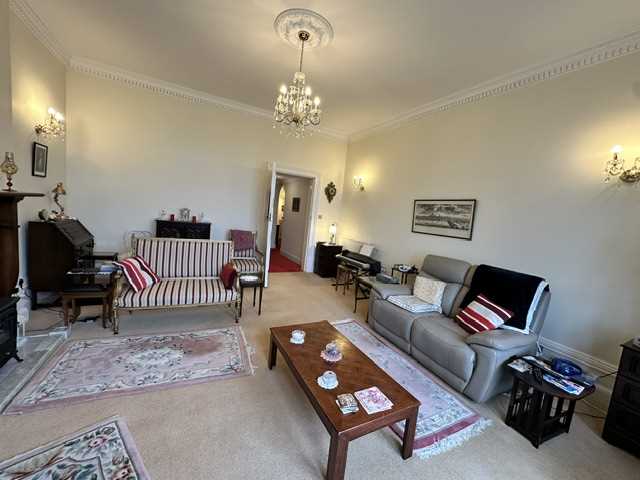 Ground Floor Flat - Picture 11