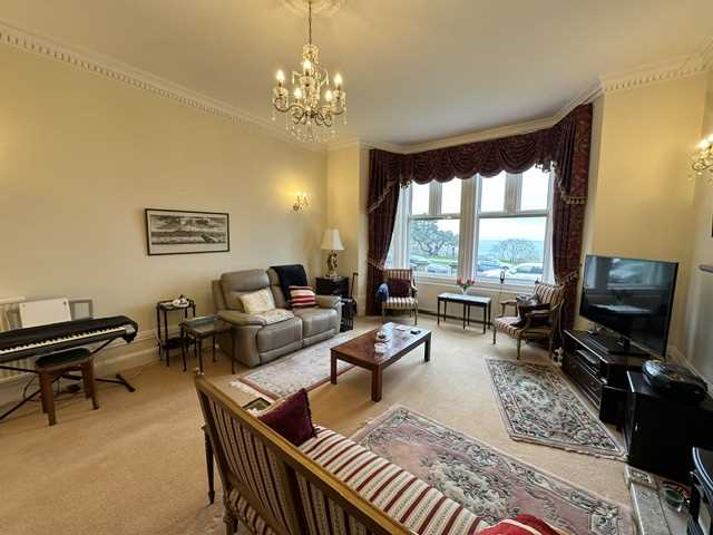 Ground Floor Flat - Picture 12
